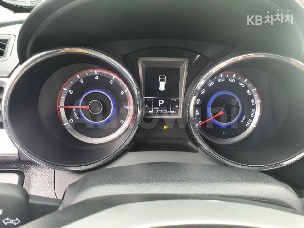 KPBXH3AR1GP033919 2016 SSANGYONG TIVOLI GASOLINE LX LUXURY-5