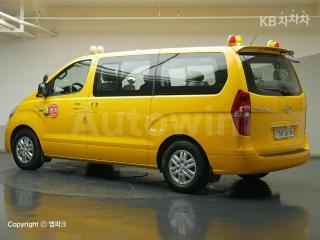 KMJWA37KBHU913884 2017 HYUNDAI GRAND STAREX H-1 CHILD PROTECTIVE VEHICLE DELUXE-1