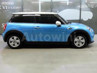 WMWXY310XKTF77921 2019 MINI COOPER D 2.0 BASIC-2