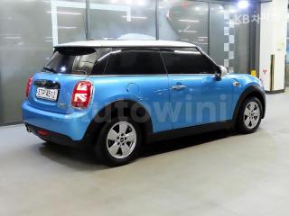 WMWXY310XKTF77921 2019 MINI COOPER D 2.0 BASIC-3