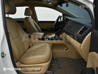 2015 KIA  CARNIVAL SEDONA 9 SEATS 2.2 DIESEL NOBLESSE - 10