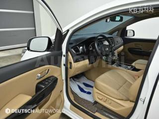 2015 KIA  CARNIVAL SEDONA 9 SEATS 2.2 DIESEL NOBLESSE - 11