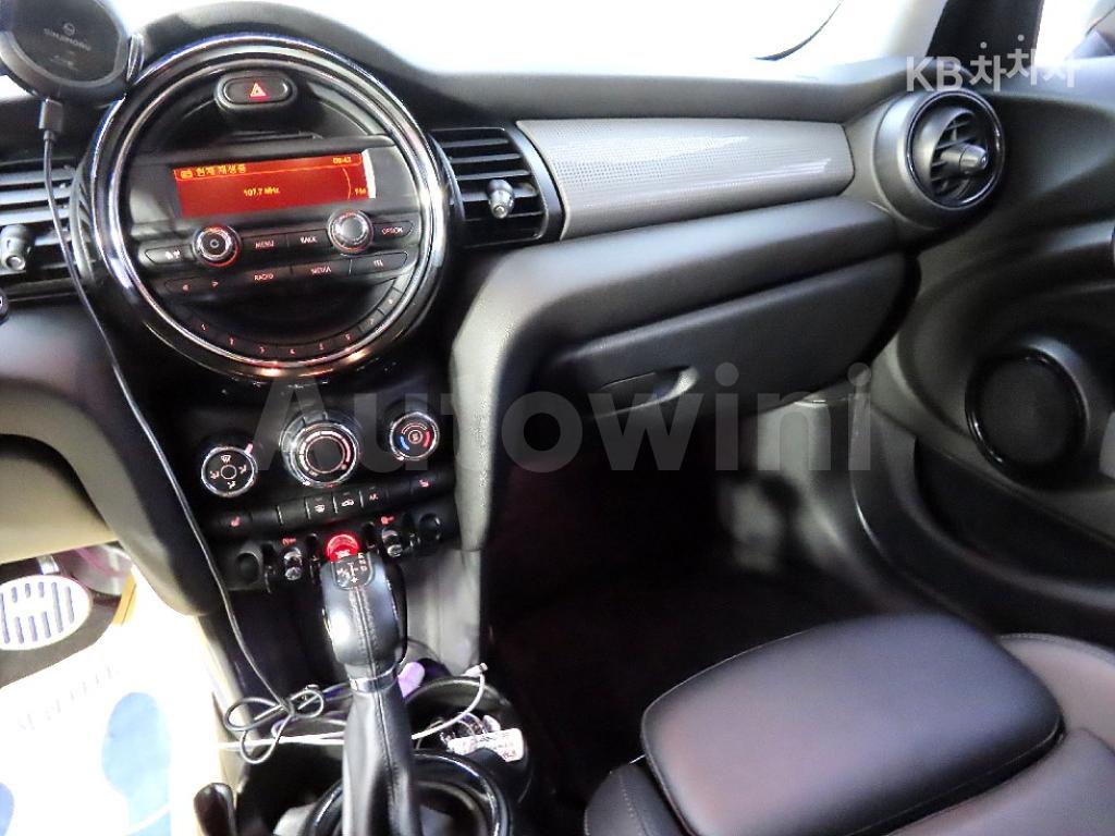 2015 MINI COOPER 5DOORS D 1.5 - 10