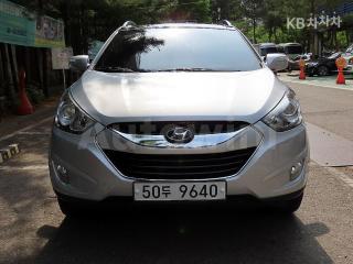 KMHJU81VBBU223242 2011 HYUNDAI TUCSON IX DIESEL 2WD LX20 SMART PACKAGE-0