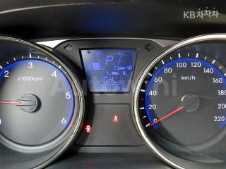 2011 HYUNDAI TUCSON IX DIESEL 2WD LX20 SMART PACKAGE - 8