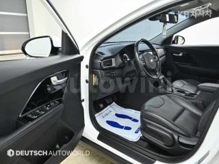 2018 KIA NIRO 1.6 PRESTIGE - 11