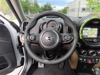 2019 MINI COOPER COUNTRYMAN D ALL4 2.0 HIGH TRIM - 9