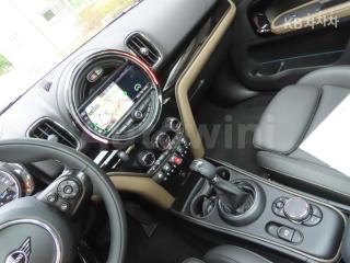 2019 MINI COOPER COUNTRYMAN D ALL4 2.0 HIGH TRIM - 11