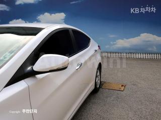 2014 HYUNDAI AVANTE MD ELANTRA M16 GDI SMART - 17