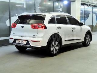 KNACB81CGJA125896 2018 KIA NIRO 1.6 PRESTIGE-3