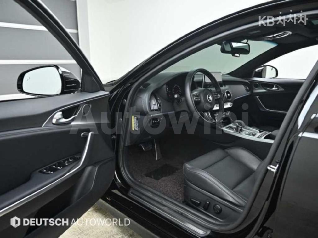 2020 KIA STINGER 2.0 TURBO 2WD PLATINUM - 9