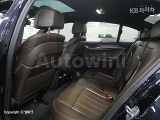 2018 BMW 5 SERIES 530I - 11