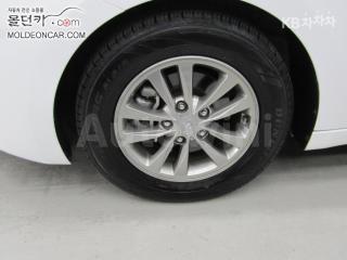 2020 HYUNDAI  AVANTE ELANTRA 1.6 GDI SMART BASIC - 8