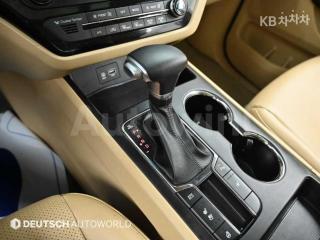 2019 KIA  CARNIVAL 9 SEATS 2.2 DIESEL LUXURY - 9