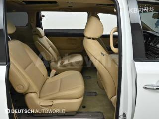 2019 KIA  CARNIVAL 9 SEATS 2.2 DIESEL LUXURY - 12