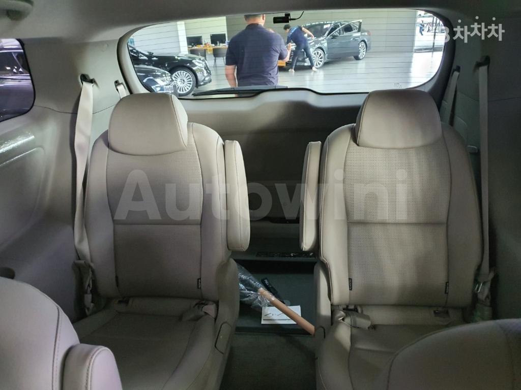 2019 KIA  CARNIVAL 9 SEATS 2.2 DIESEL LUXURY - 7
