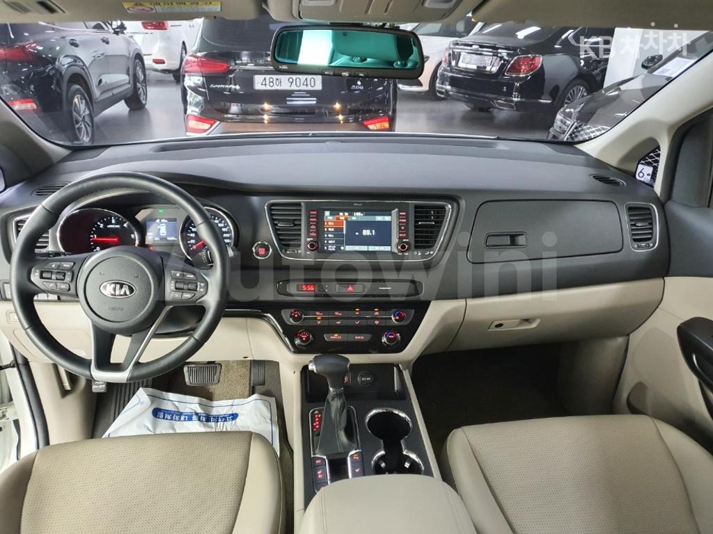 KNAMB81ABKS457642 2019 KIA  CARNIVAL 9 SEATS 2.2 DIESEL LUXURY-3