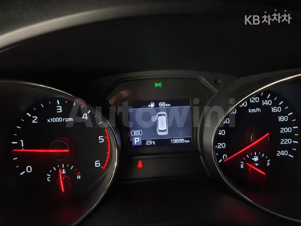 2019 KIA  CARNIVAL 9 SEATS 2.2 DIESEL LUXURY - 9