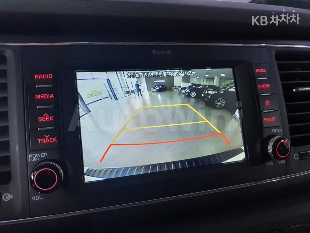 2019 KIA  CARNIVAL 9 SEATS 2.2 DIESEL LUXURY - 11