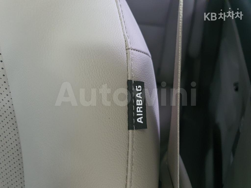 2019 KIA  CARNIVAL 9 SEATS 2.2 DIESEL LUXURY - 21