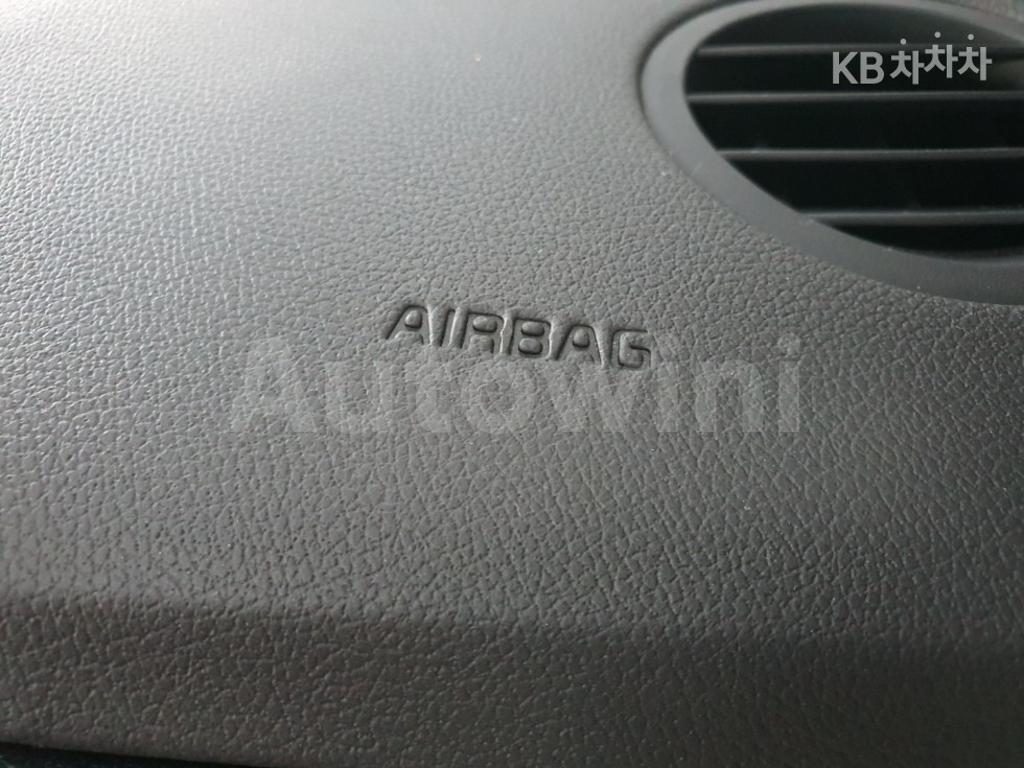 2019 KIA  CARNIVAL 9 SEATS 2.2 DIESEL LUXURY - 23