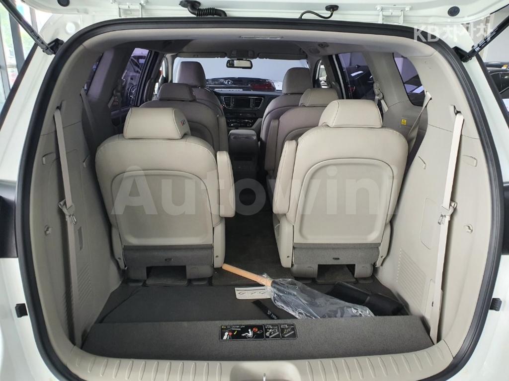 2019 KIA  CARNIVAL 9 SEATS 2.2 DIESEL LUXURY - 25