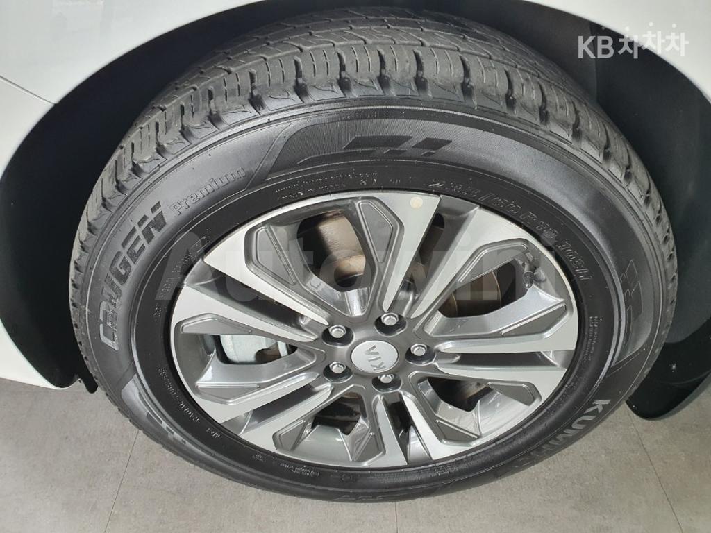 2019 KIA  CARNIVAL 9 SEATS 2.2 DIESEL LUXURY - 27