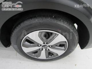 2017 KIA NIRO 1.6 PRESTIGE - 8
