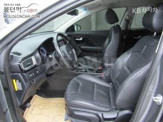 2017 KIA NIRO 1.6 PRESTIGE - 9