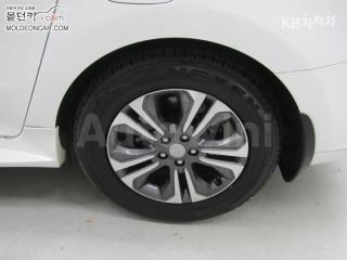 2019 KIA  CARNIVAL 9 SEATS 2.2 DIESEL LUXURY - 8