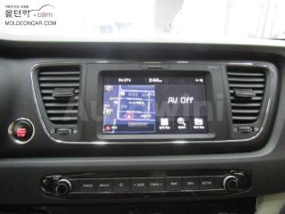 2019 KIA  CARNIVAL 9 SEATS 2.2 DIESEL LUXURY - 10