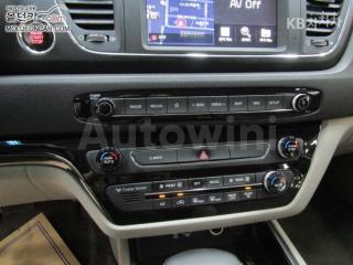 2019 KIA  CARNIVAL 9 SEATS 2.2 DIESEL LUXURY - 11