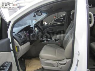 2019 KIA  CARNIVAL 9 SEATS 2.2 DIESEL LUXURY - 15