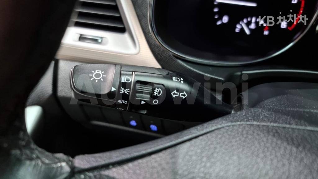 2016 HYUNDAI  MAXCRUZ DIESEL(E-VGT)R2.2 2WD EXCLUSIVE 7 SEATS - 18