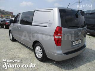 KMFWBX7KBHU839938 2017 HYUNDAI GRAND STAREX H-1 5 SEATS VAN CVX SMART-2