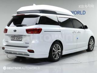 KNAMC81ABKS480642 2019 KIA  CARNIVAL HIGH-ROOF-LIMOUSINE 2.2 DIESEL 9 SEATS PRESTIGE-1