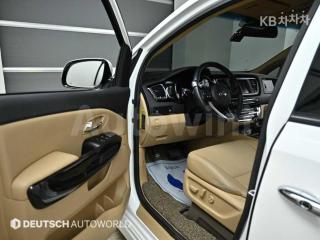 2019 KIA  CARNIVAL HIGH-ROOF-LIMOUSINE 2.2 DIESEL 9 SEATS PRESTIGE - 11
