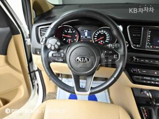 2019 KIA  CARNIVAL HIGH-ROOF-LIMOUSINE 2.2 DIESEL 9 SEATS PRESTIGE - 13