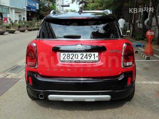 WMWYY5106J3G73964 2018 MINI COOPER COUNTRYMAN D ALL4 2.0 HIGH TRIM-2