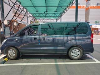 KMFWBX7KBHU900686 2017 HYUNDAI GRAND STAREX H-1 5 SEATS VAN CVX SMART-2