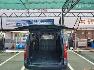 KMFWBX7KBHU900686 2017 HYUNDAI GRAND STAREX H-1 5 SEATS VAN CVX SMART-4