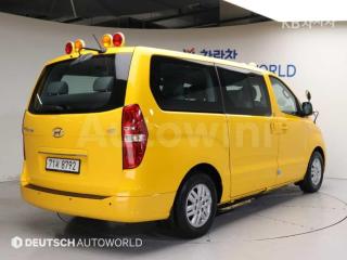 KMJWA37KBHU916623 2017 HYUNDAI GRAND STAREX H-1 12 SEATS-1