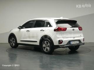 KNACA81CGLA422842 2020 KIA  NIRO 1.6 HEV LUXURY-1