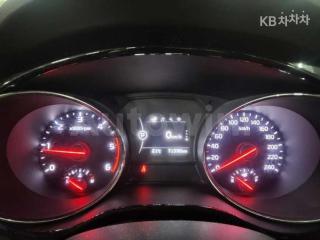 2018 KIA  CARNIVAL SEDONA 9 SEATS 2.2 DIESEL PRESTIGE - 8
