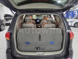 2018 KIA  CARNIVAL SEDONA 9 SEATS 2.2 DIESEL PRESTIGE - 17