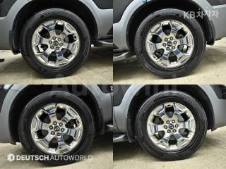 KNAKN814DHA166148 2017 KIA  MOHAVE BORREGO 4WD PRESIDENT 7 SEATS-4