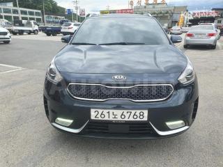 KNACB81CGJA150959 2018 KIA NIRO 1.6 PRESTIGE-0