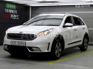 KNACB81CGJA126428 2018 KIA NIRO 1.6 PRESTIGE-0