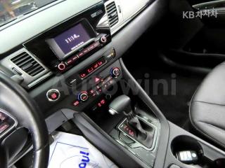 2018 KIA NIRO 1.6 PRESTIGE - 11