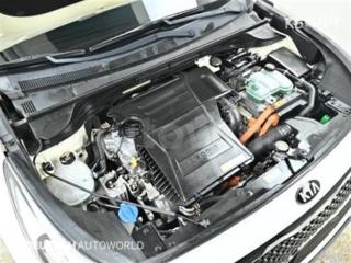 KNACA81CGJA126421 2018 KIA NIRO 1.6 LUXURY-5